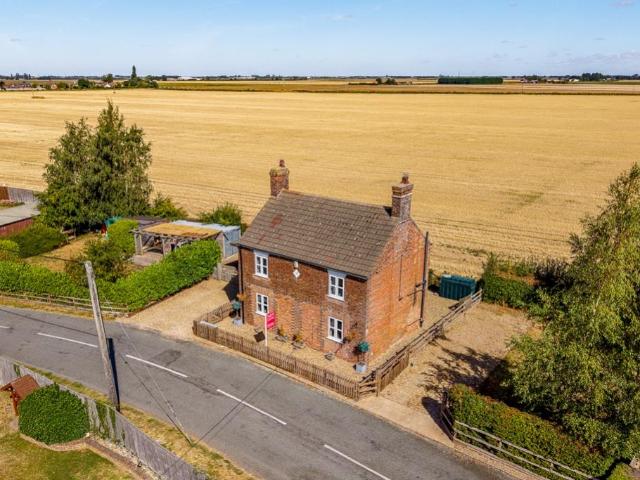 3 bedroom cottage for sale