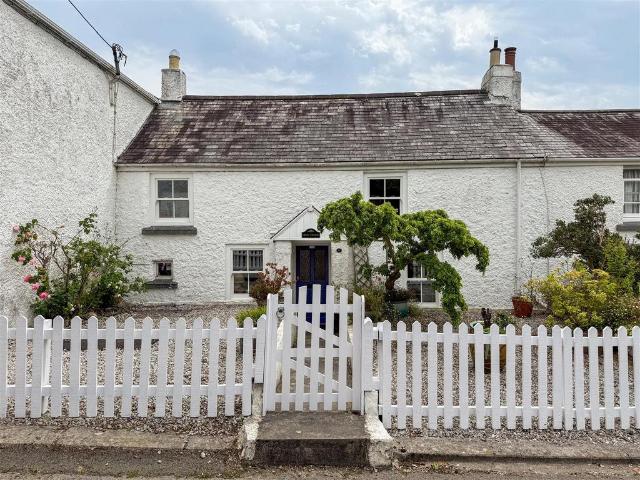 3 bedroom cottage for sale