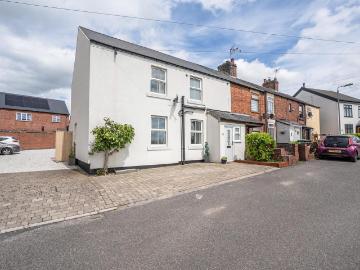 3 bedroom cottage for sale
