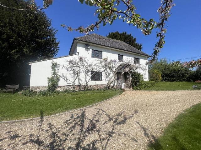 3 bedroom cottage for sale
