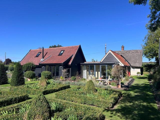 3 bedroom cottage for sale