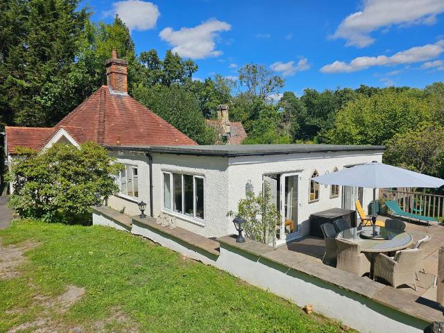 3 bedroom cottage for sale