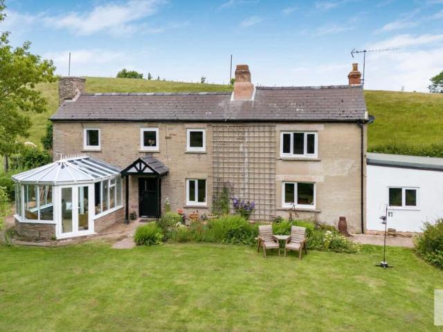 3 bedroom cottage for sale