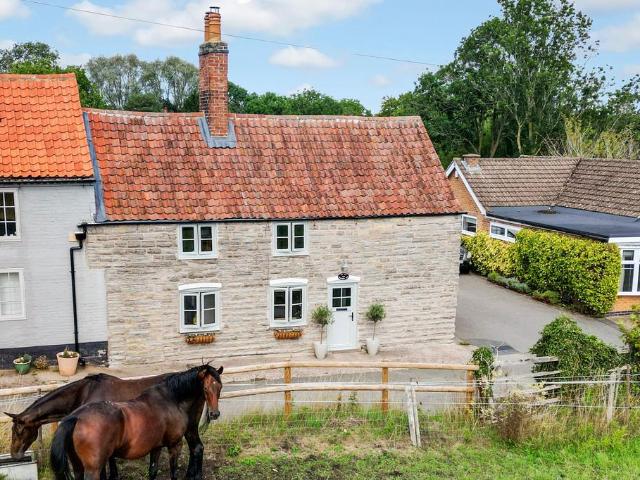 3 bedroom cottage for sale