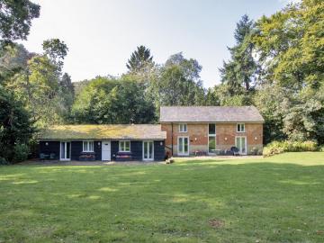 3 bedroom cottage for sale