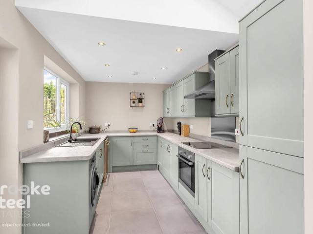 3 bedroom cottage for sale