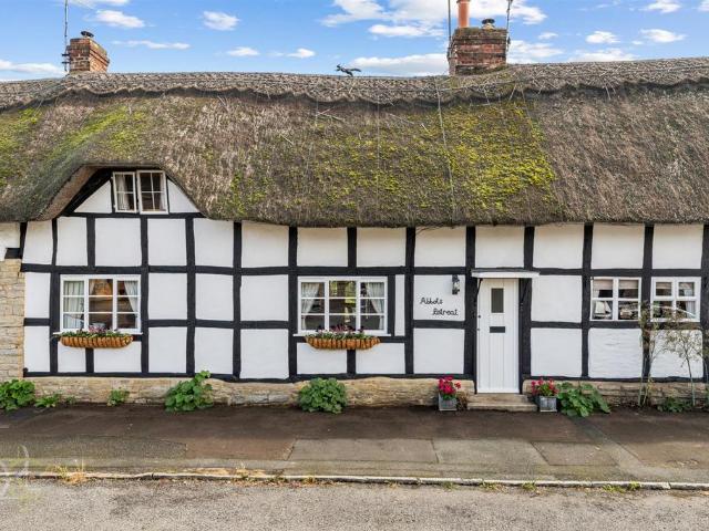 3 bedroom cottage for sale