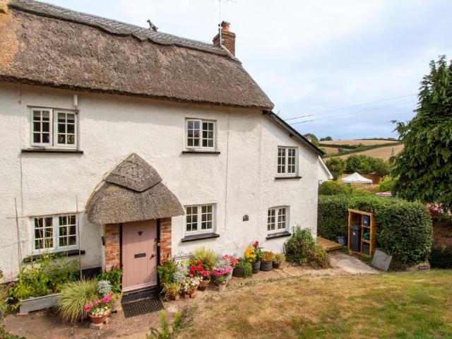 3 bedroom cottage for sale