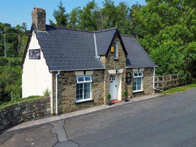 3 bedroom cottage for sale