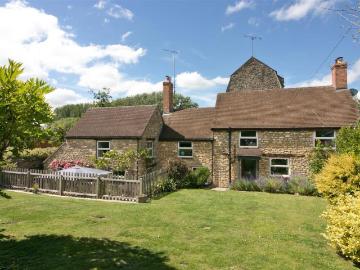 3 bedroom cottage for sale