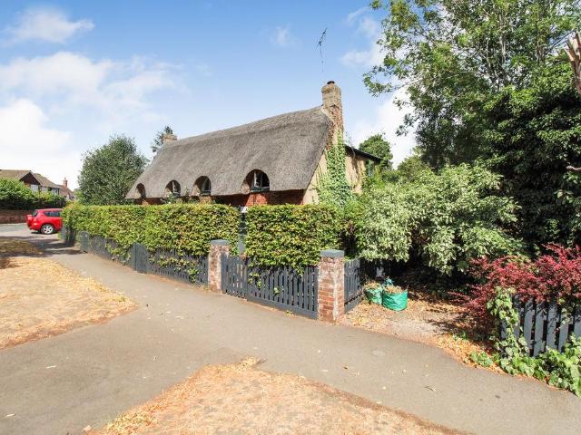 3 bedroom cottage for sale