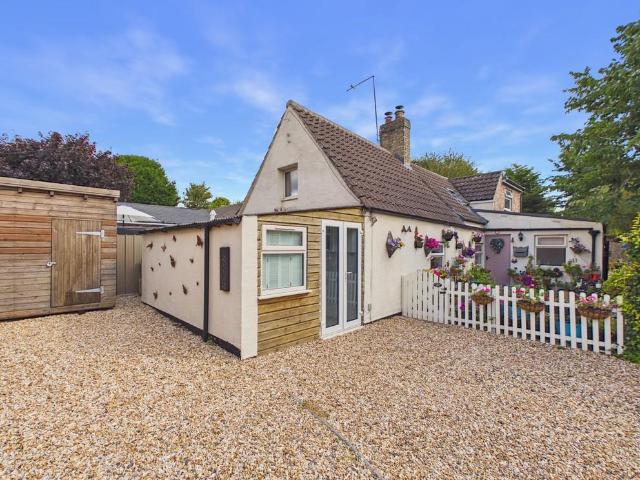3 bedroom cottage for sale