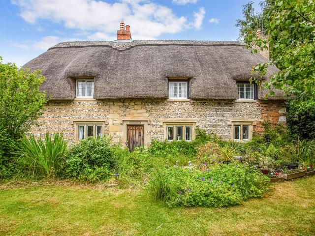 3 bedroom cottage for sale