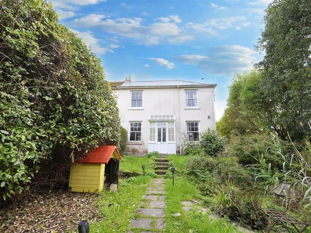 3 bedroom cottage for sale