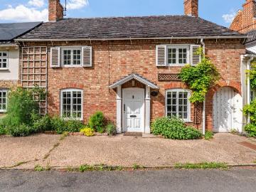 3 bedroom cottage for sale