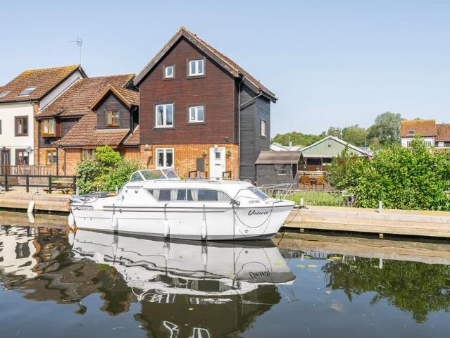 3 bedroom cottage for sale