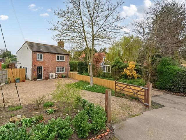 3 bedroom cottage for sale