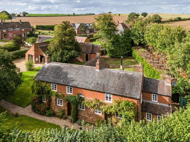 3 bedroom cottage for sale