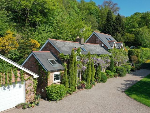 3 bedroom cottage for sale
