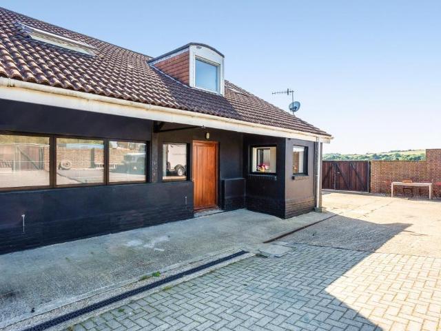 3 bedroom cottage for sale
