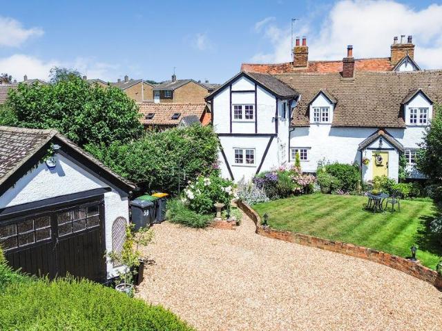 3 bedroom cottage for sale