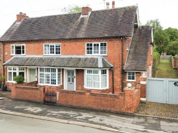 3 bedroom cottage for sale