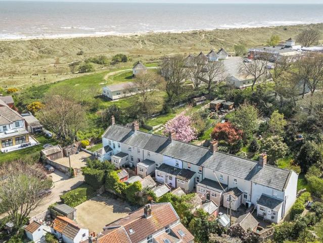 3 bedroom cottage for sale