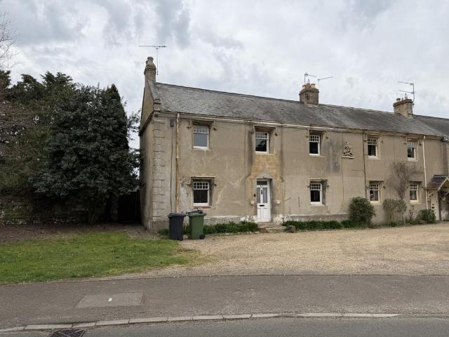 3 bedroom cottage for sale