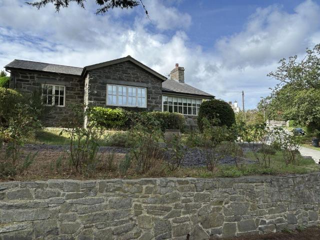 3 bedroom cottage for sale