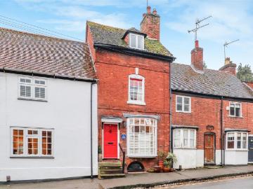 3 bedroom cottage for sale
