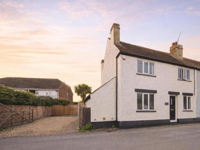 3 bedroom cottage for sale