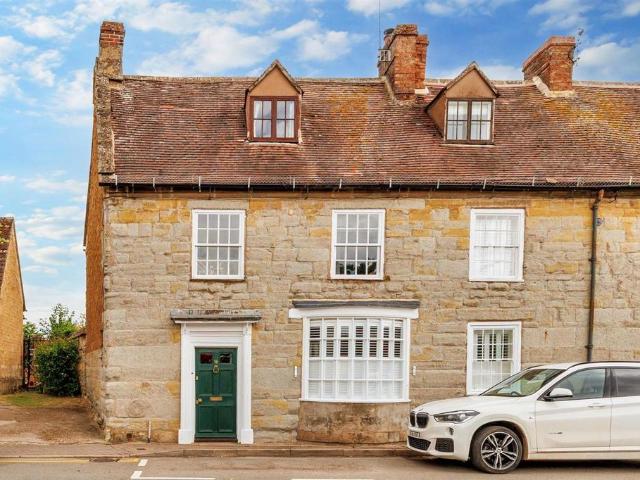 3 bedroom cottage for sale