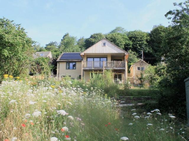 3 bedroom cottage for sale