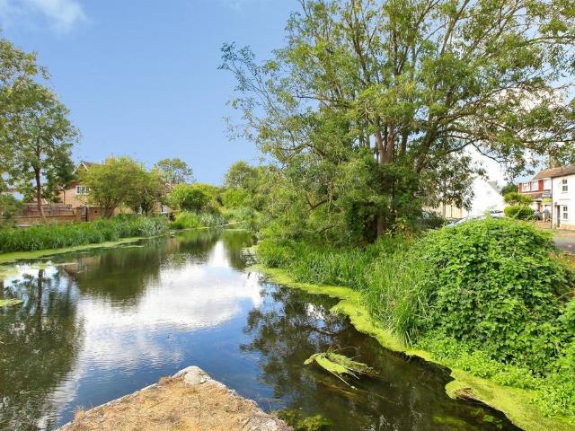 3 bedroom cottage for sale