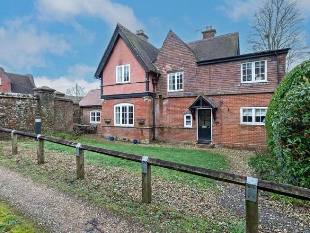 3 bedroom cottage for sale