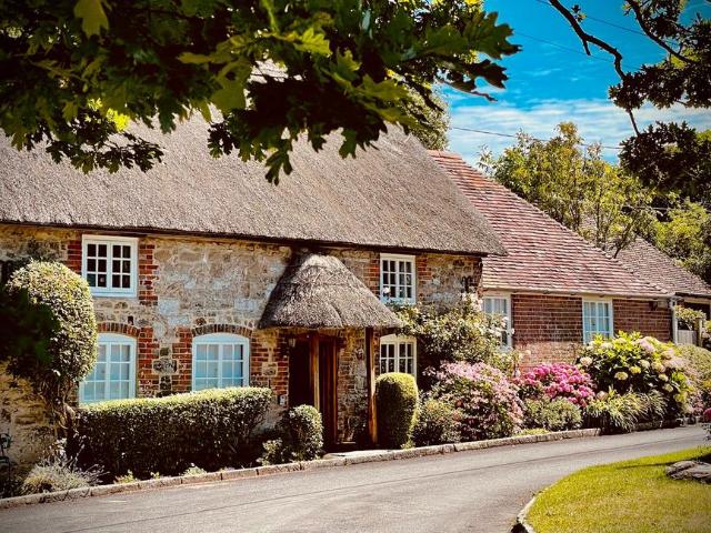 3 bedroom cottage for sale