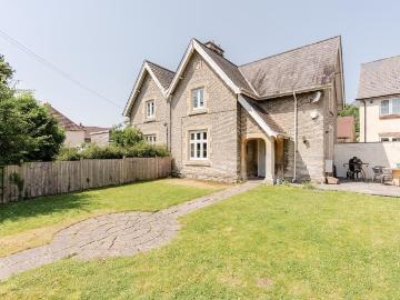3 bedroom cottage for sale