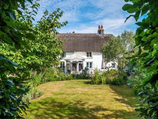 3 bedroom cottage for sale