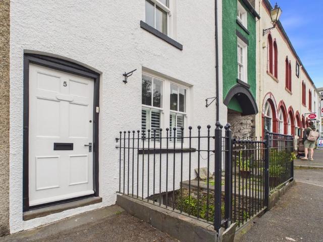 3 bedroom cottage for sale