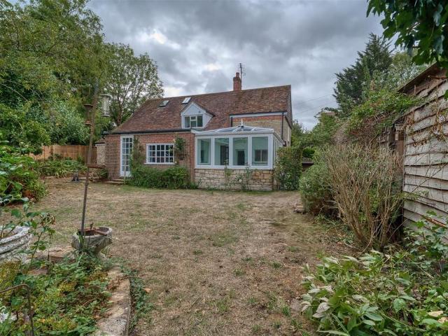 3 bedroom cottage for sale
