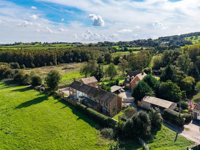 3 bedroom cottage for sale