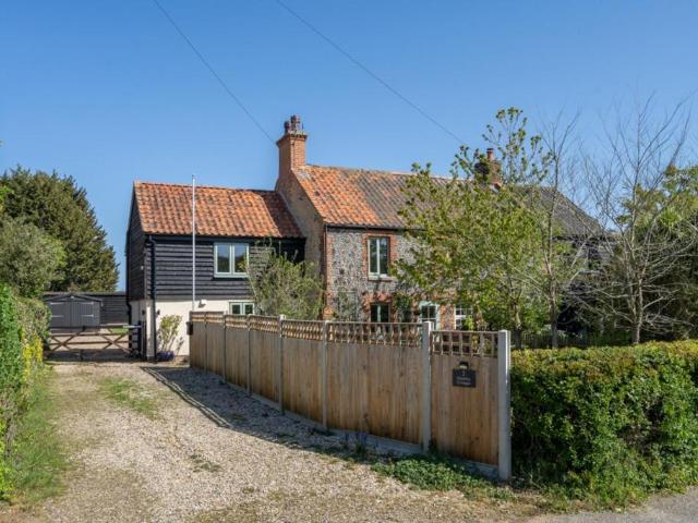 3 bedroom cottage for sale