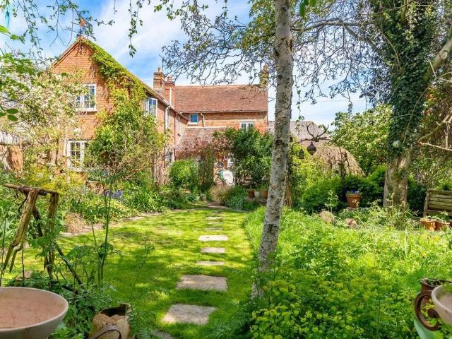 3 bedroom cottage for sale
