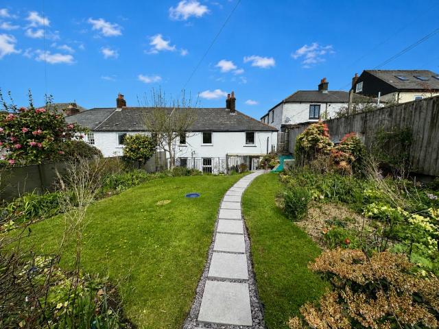 3 bedroom cottage for sale