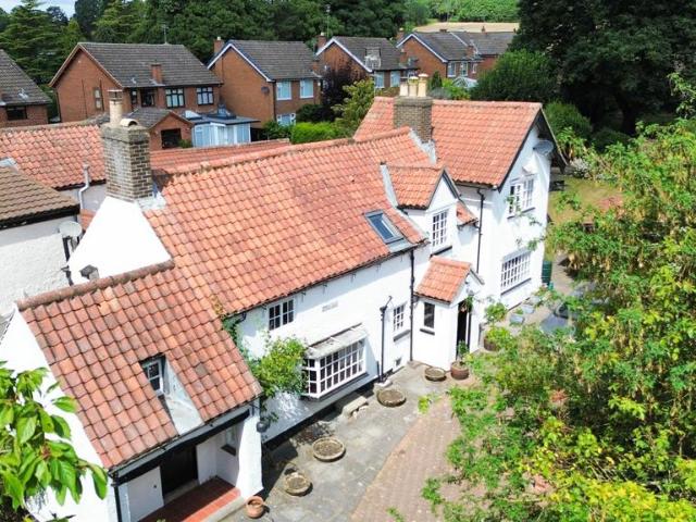3 bedroom cottage for sale