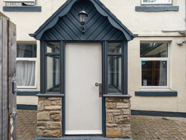3 bedroom cottage for sale