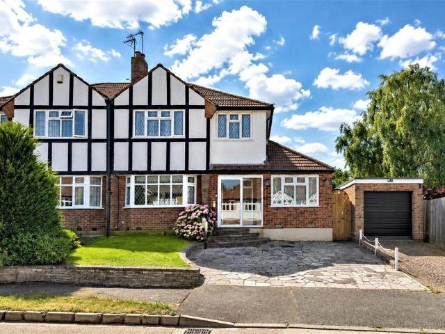 3 bedroom cottage for sale