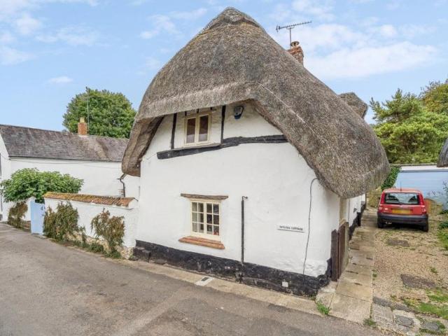 3 bedroom cottage for sale