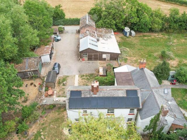 3 bedroom cottage for sale