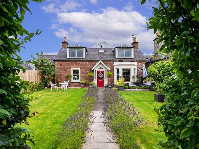3 bedroom cottage for sale